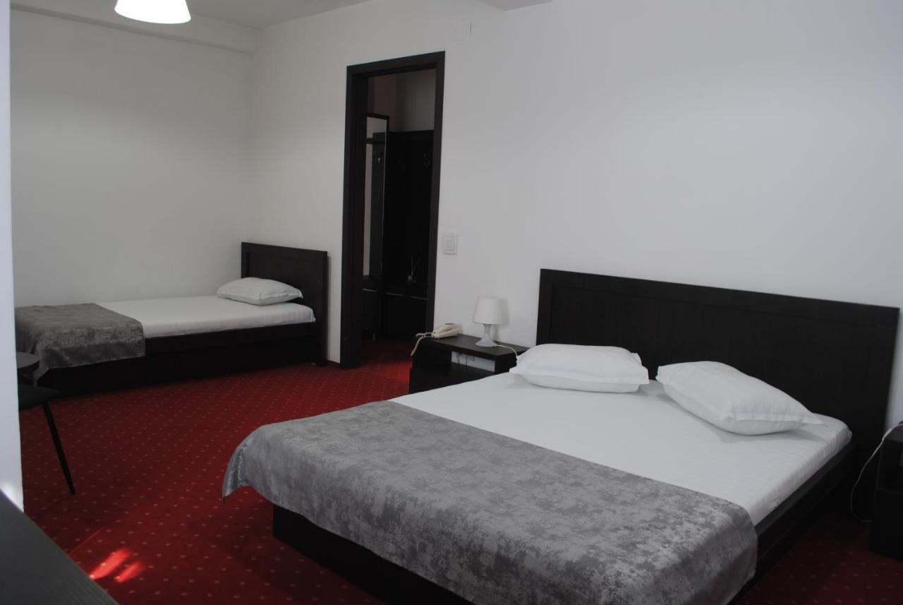 Hotel Corona Drobeta Turnu Severin Eksteriør billede