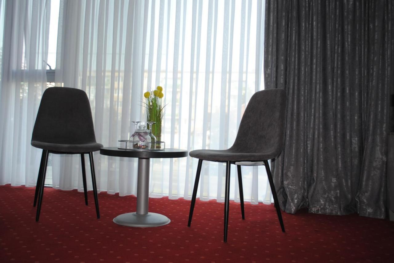 Hotel Corona Drobeta Turnu Severin Eksteriør billede