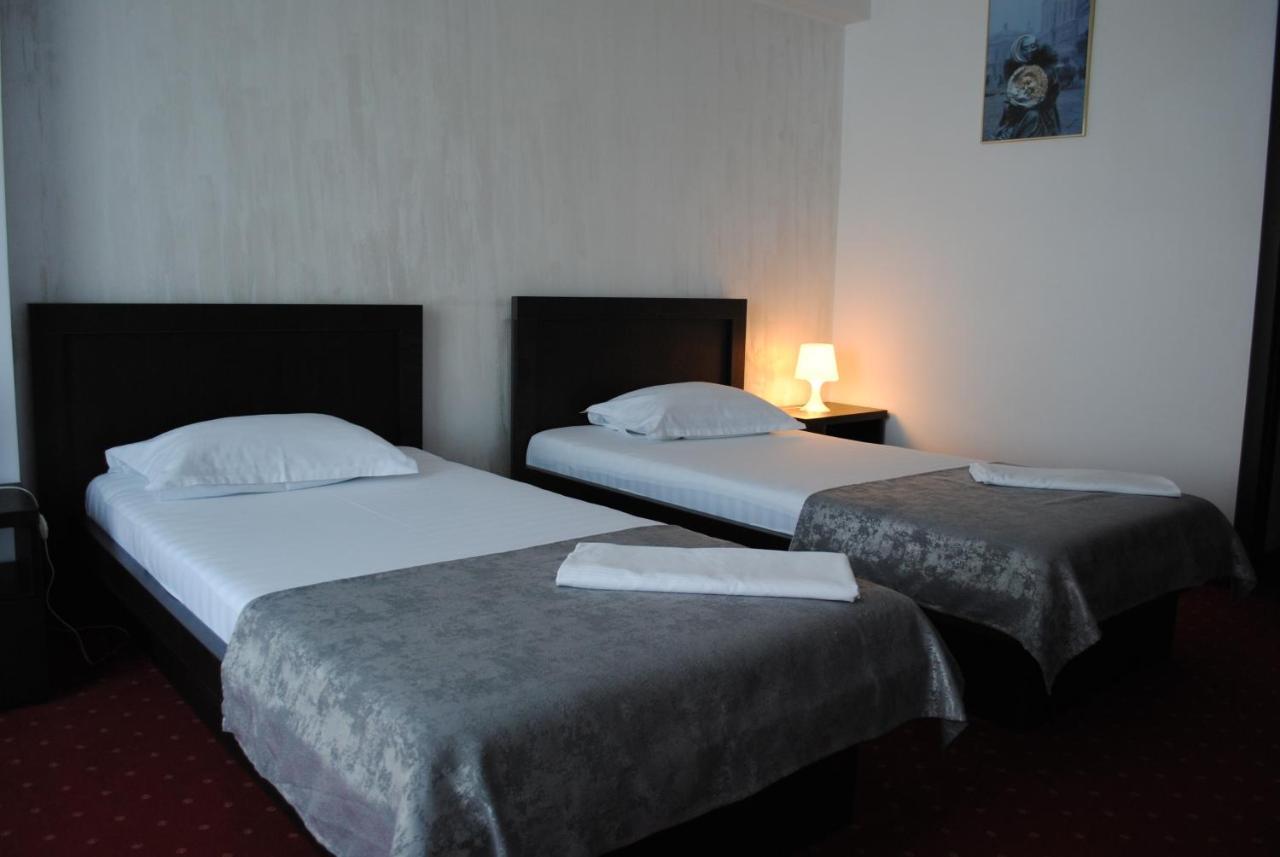 Hotel Corona Drobeta Turnu Severin Eksteriør billede