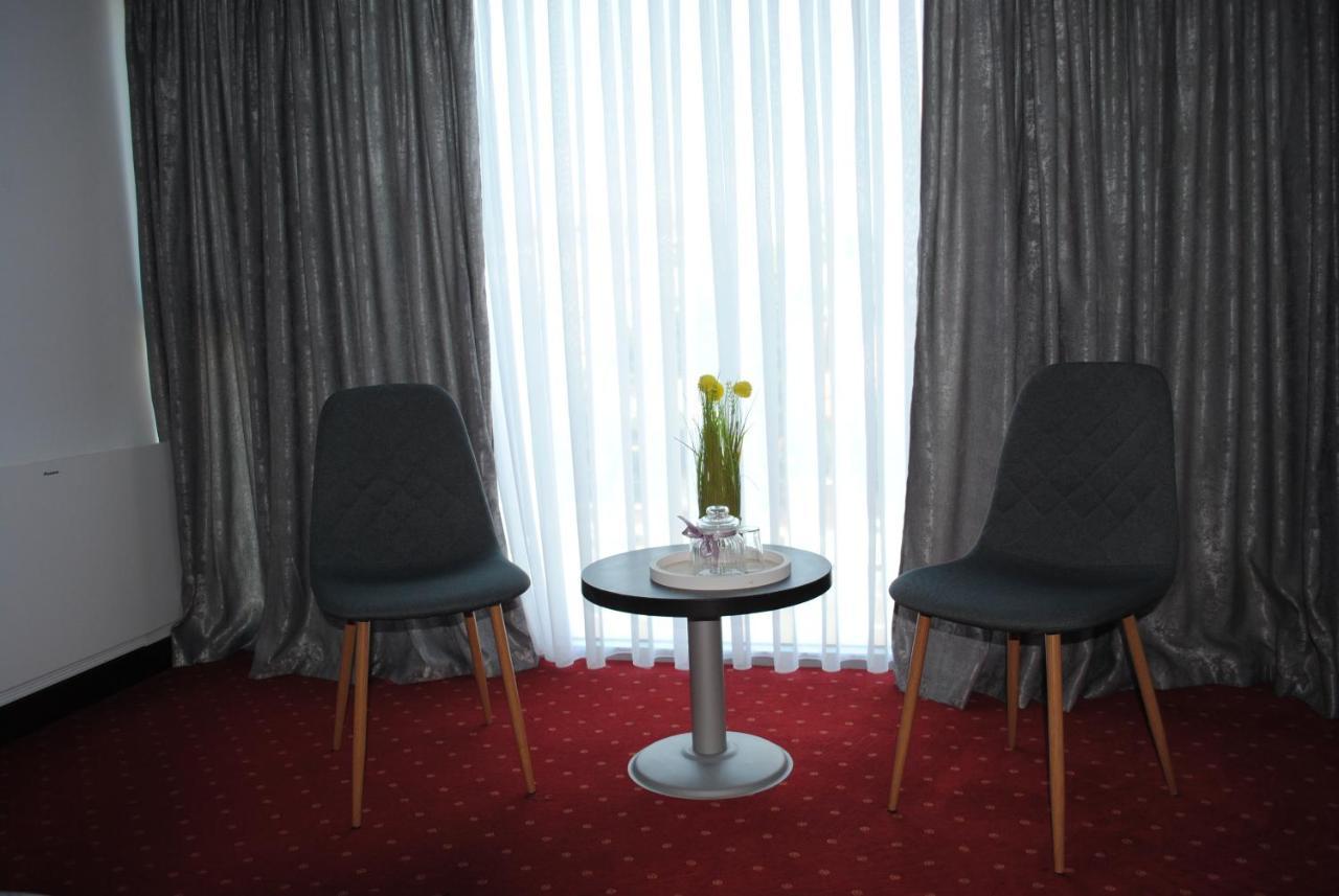 Hotel Corona Drobeta Turnu Severin Eksteriør billede