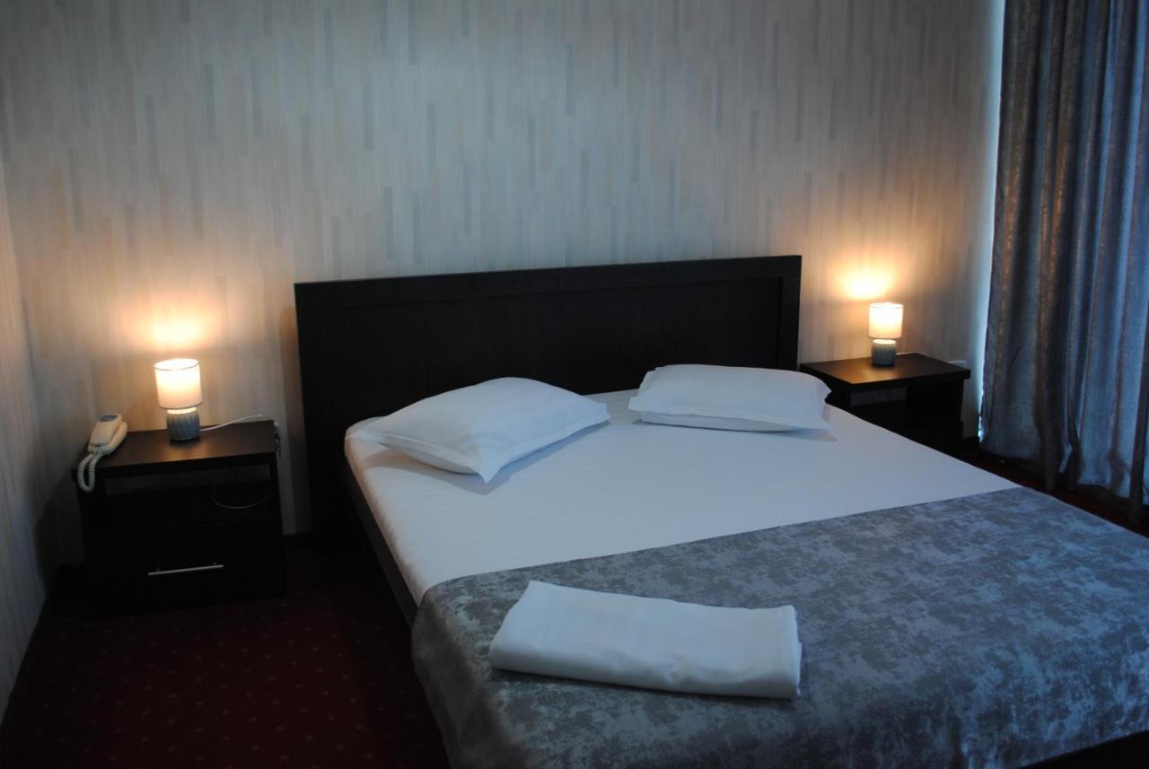 Hotel Corona Drobeta Turnu Severin Eksteriør billede